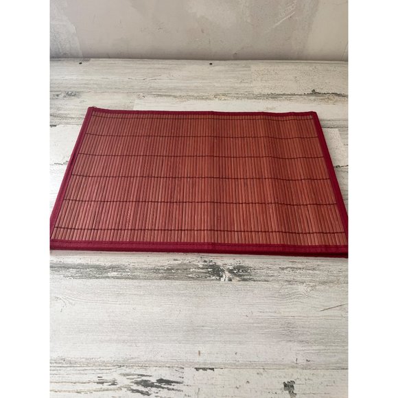 Set of four red rattan/bamboo look placemats - Picture 2 of 5
